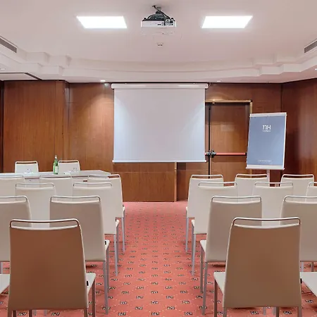 Nh Carpegna Szálloda 4*