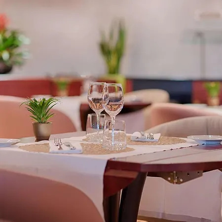 Nh Carpegna Szálloda 4*