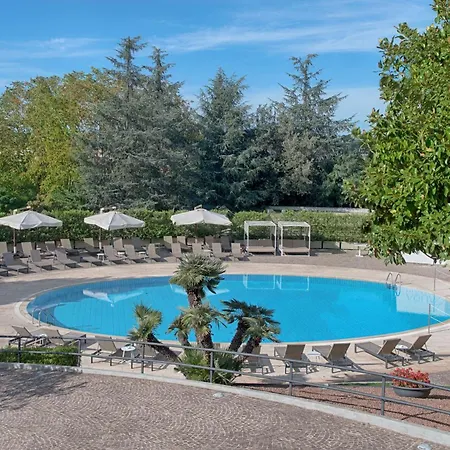 Nh Carpegna Szálloda 4*