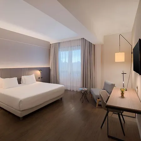 Nh Carpegna Hotel
