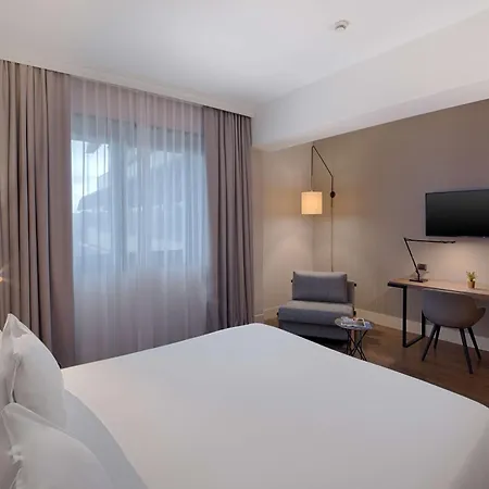 Nh Carpegna Hotel 4*