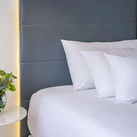Hotel Nh Carpegna 4*
