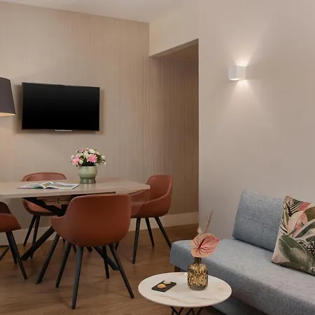 Nh Carpegna Hotel 4*
