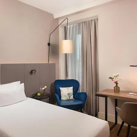 Nh Carpegna Hotel