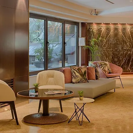 Nh Carpegna Hotel 4*