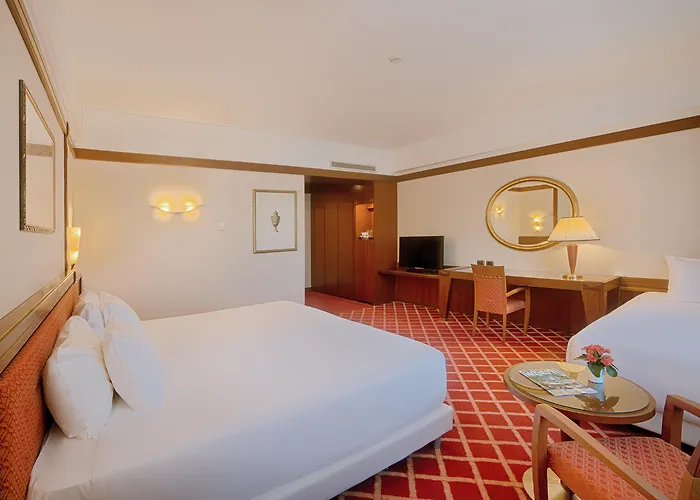 Hotel Nh Carpegna 4*