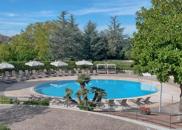 Nh Carpegna Hotel 4*